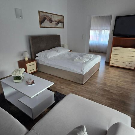Motel Za Miedza Bralin Bagian luar foto