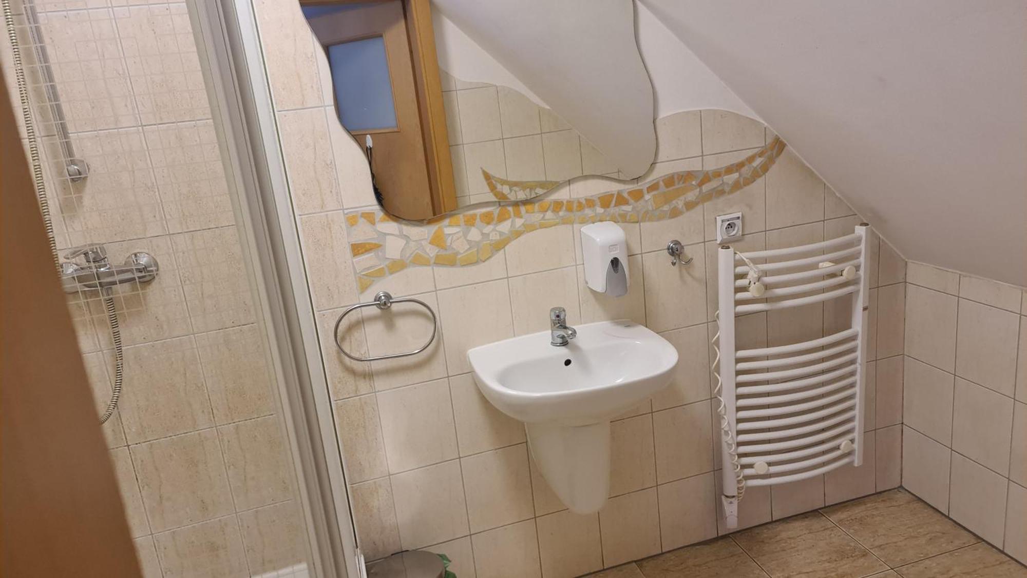 Motel Za Miedza Bralin Bagian luar foto