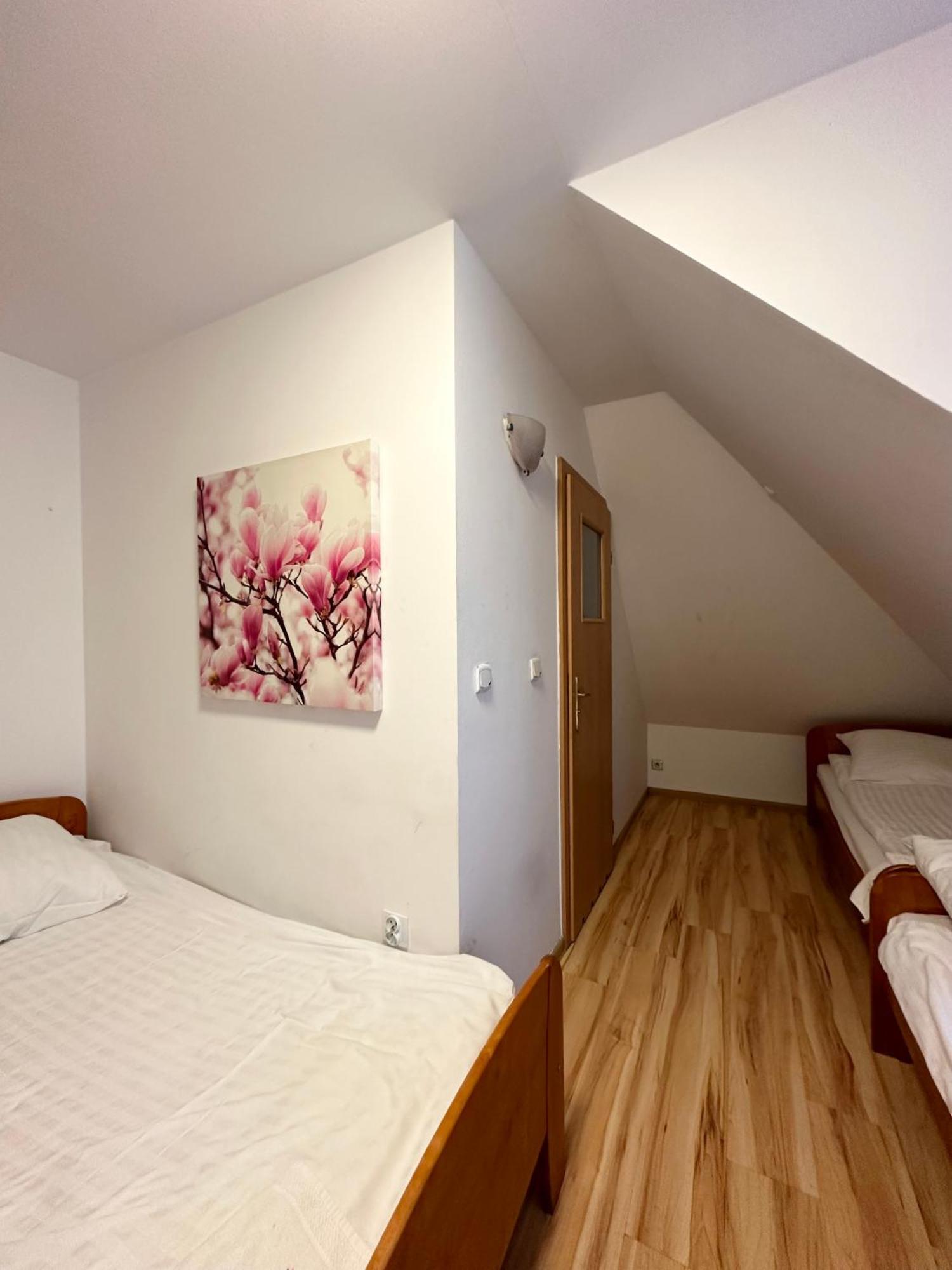 Motel Za Miedza Bralin Bagian luar foto
