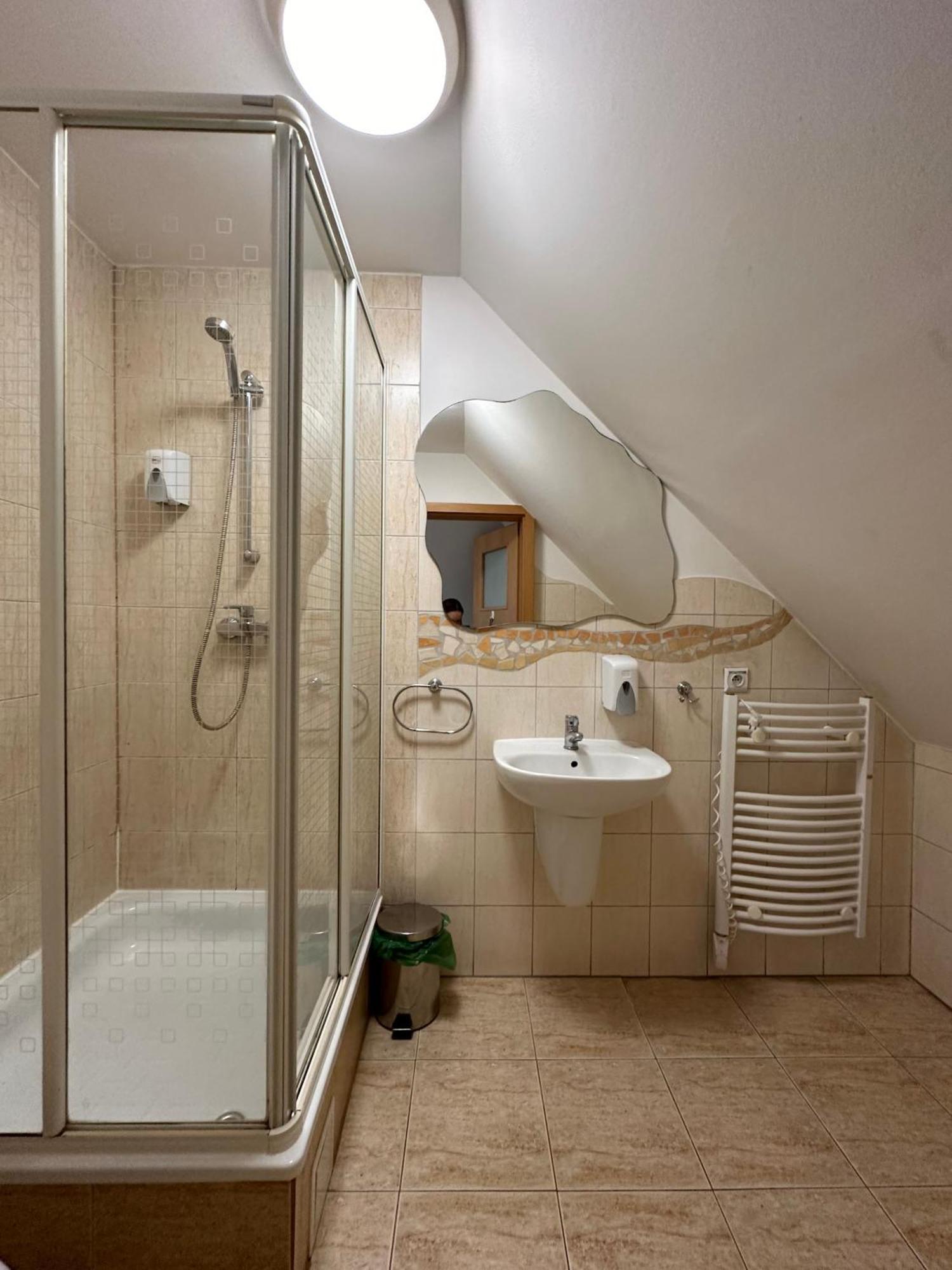 Motel Za Miedza Bralin Bagian luar foto