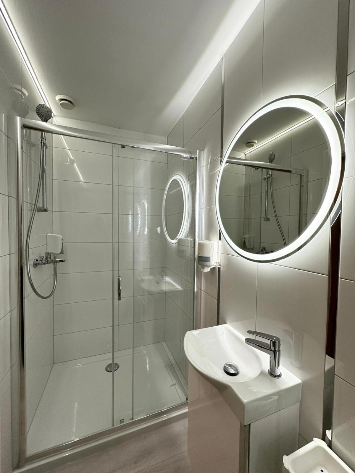 Motel Za Miedza Bralin Bagian luar foto