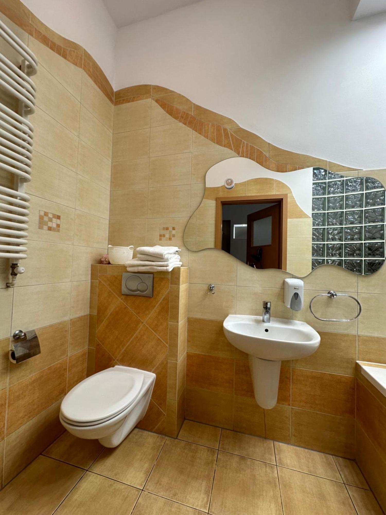 Motel Za Miedza Bralin Bagian luar foto