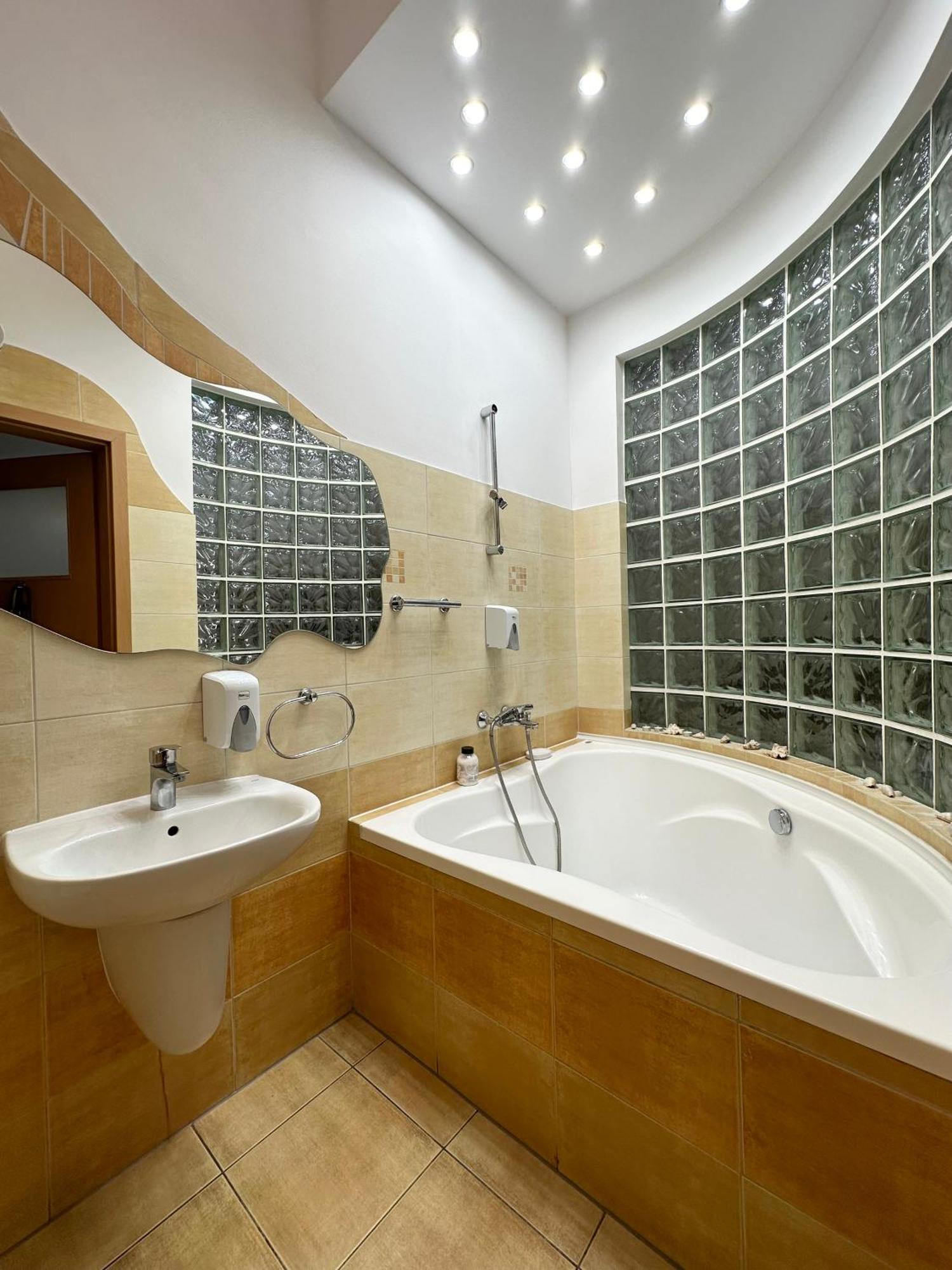Motel Za Miedza Bralin Bagian luar foto