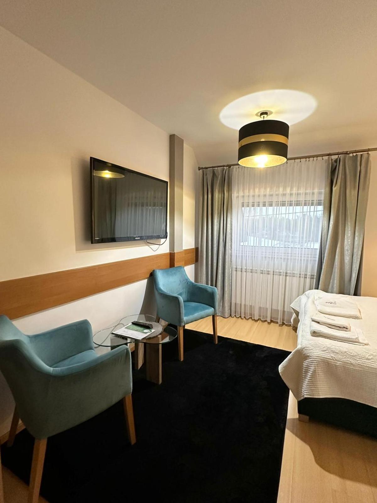 Motel Za Miedza Bralin Bagian luar foto