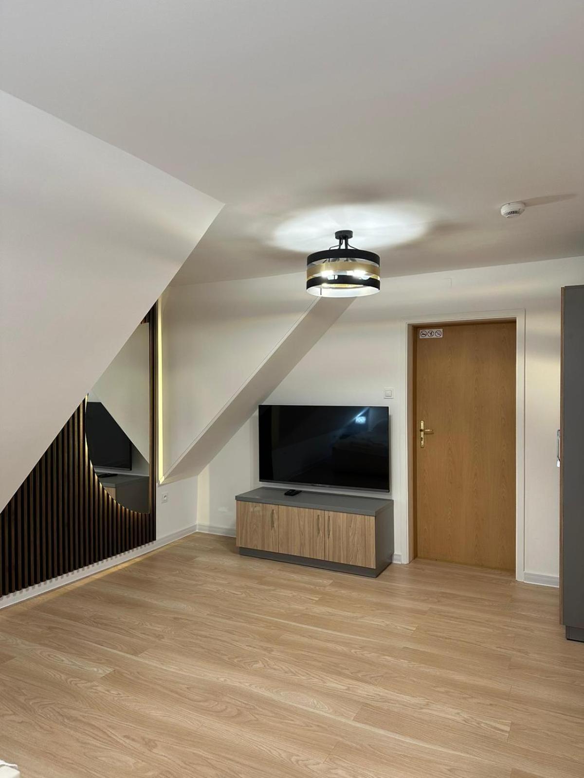 Motel Za Miedza Bralin Bagian luar foto