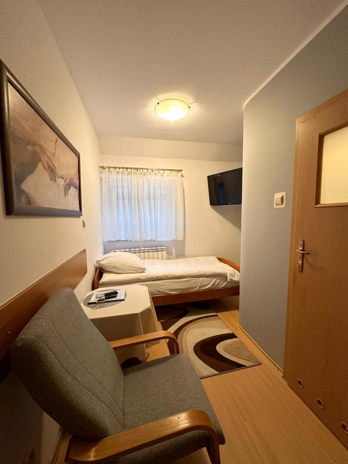 Motel Za Miedza Bralin Bagian luar foto