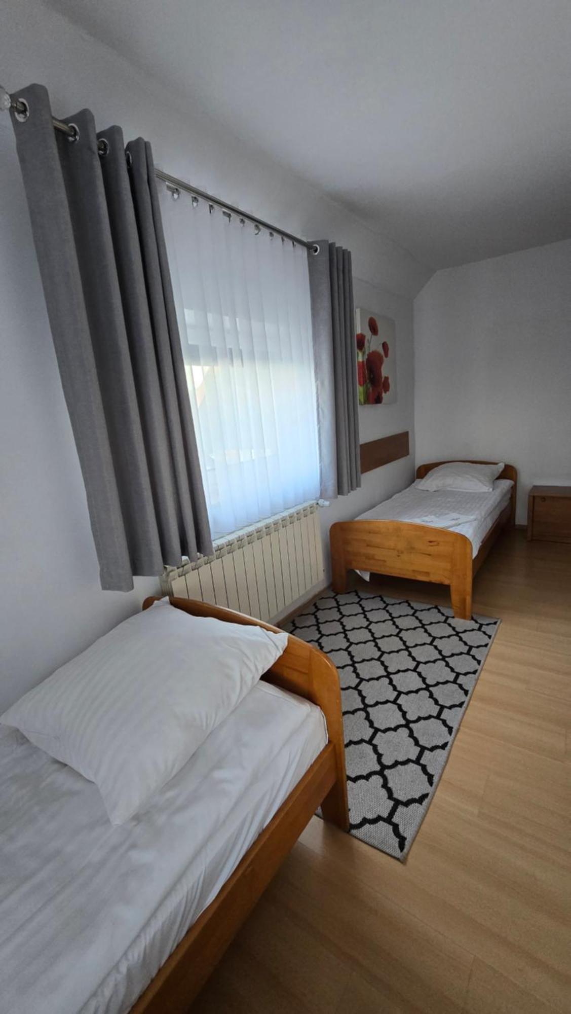 Motel Za Miedza Bralin Bagian luar foto
