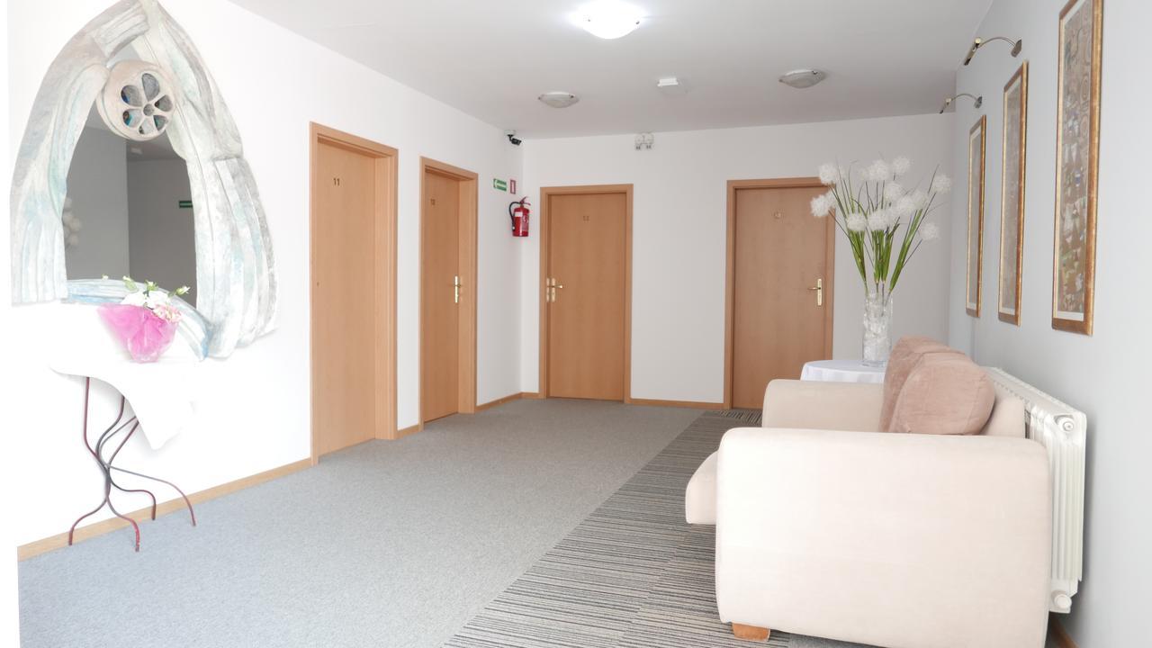 Motel Za Miedza Bralin Bagian luar foto