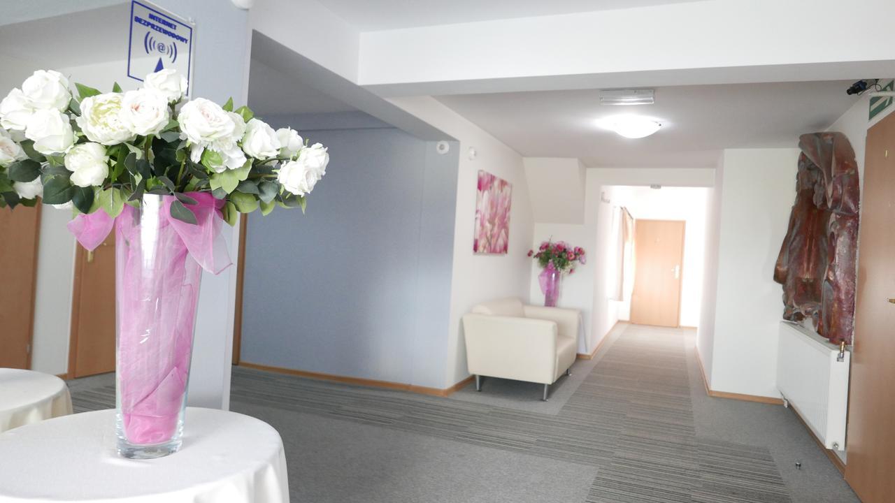 Motel Za Miedza Bralin Bagian luar foto